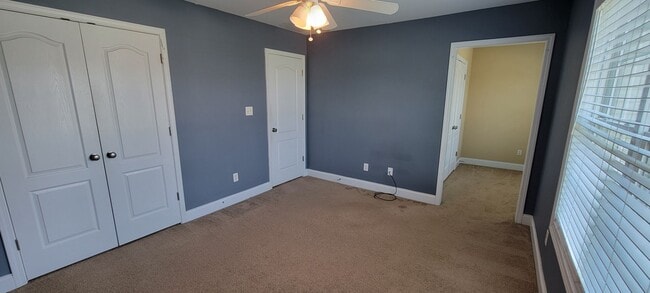 Building Photo - 4 bedroom 2.5 bathroom Home in Maidstone Park