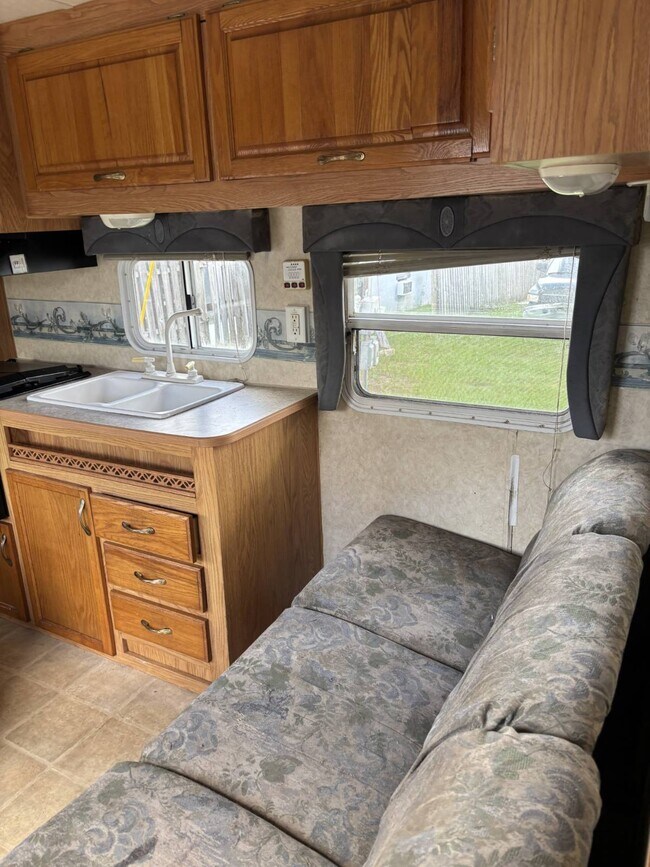 Building Photo - 2900 FL-17