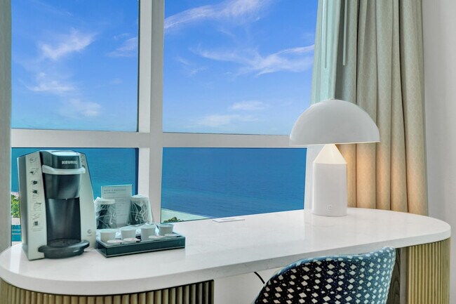 Building Photo - 4401 Collins Ave