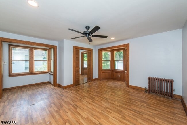 Building Photo - 151 Mt Kemble Ave