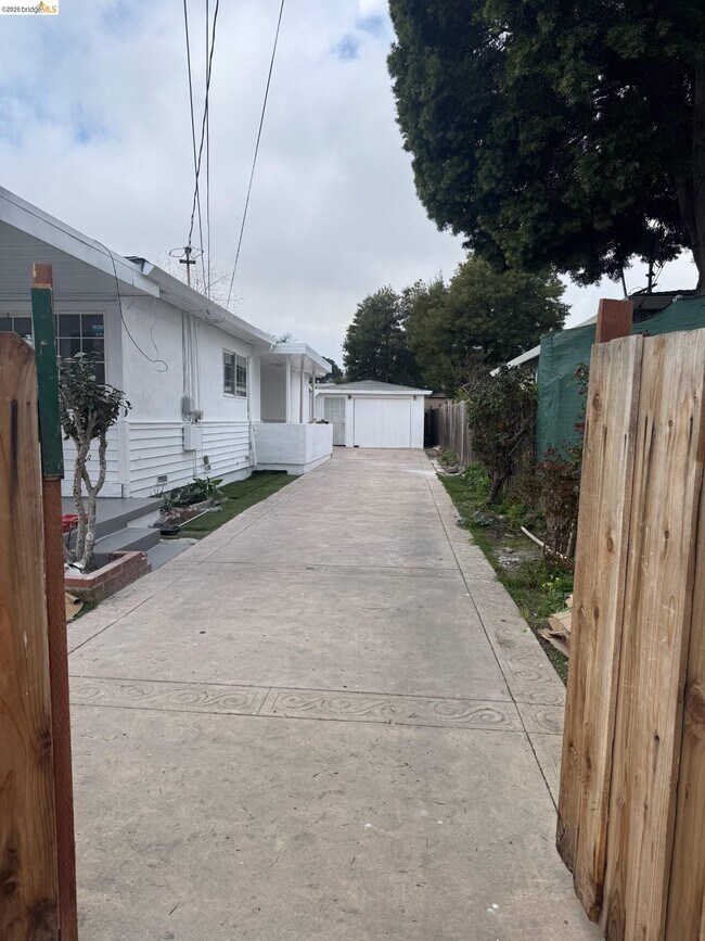 Building Photo - 40 Marin Ave