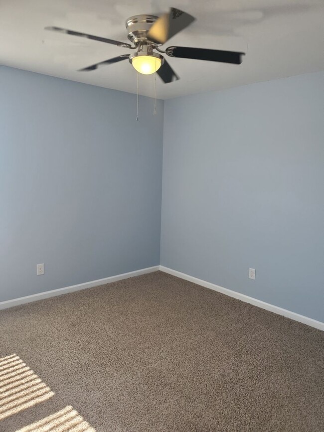 Building Photo - Move-In Ready 4 Bedroom with Bonus room in...