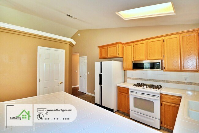 Building Photo - 5826 Beaumont Dr