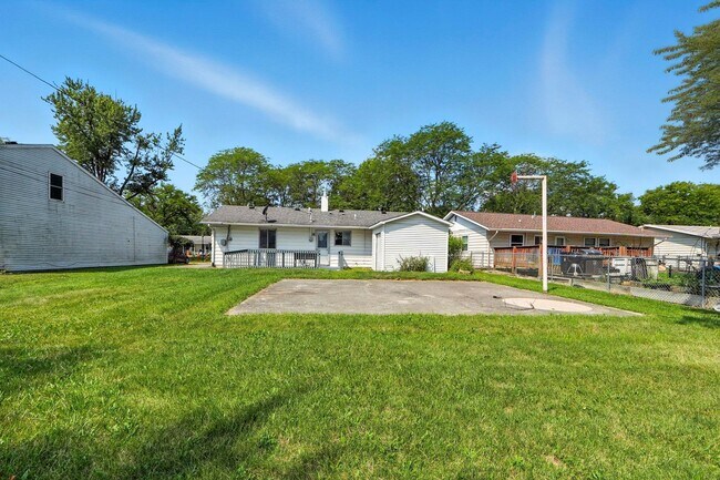 Building Photo - 3 bedroom home!