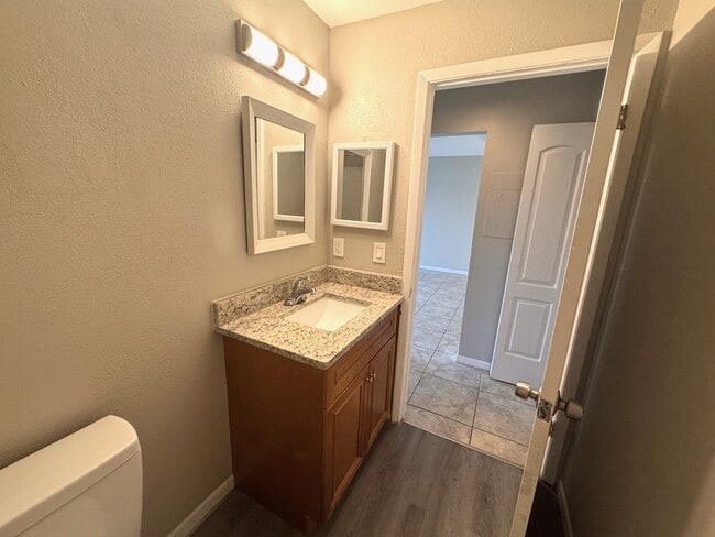 Building Photo - 2544 Woodgate Blvd