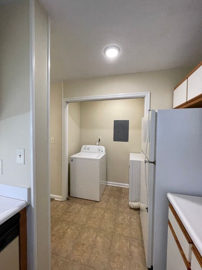 Building Photo - The Crossings at Morganton