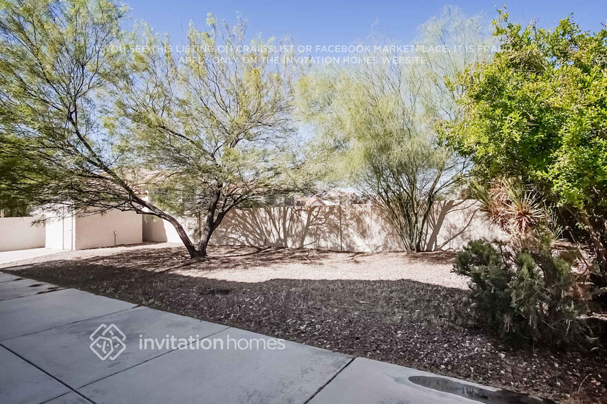 Building Photo - 915 Golden Poppy St