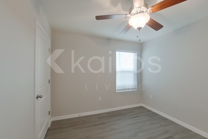 Building Photo - 8627 SW 43rd Ter