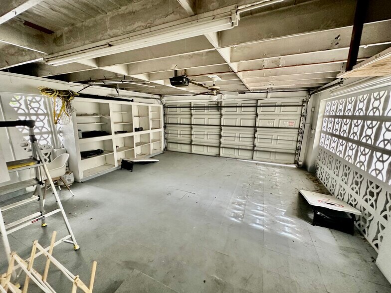 Building Photo - 2901 NW 9th Ter