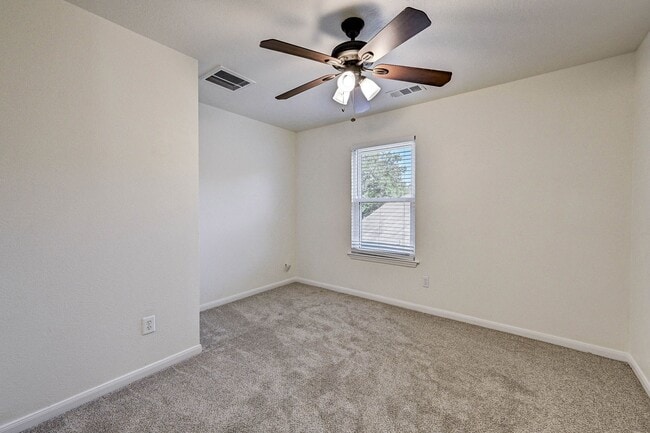 Building Photo - 15127 Trumpet Vine Ln