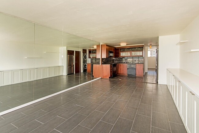Building Photo - For Rent: 1-Bedroom Condo in Waikiki (24th...
