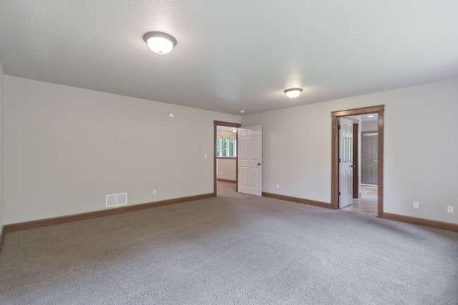 Building Photo - Whitworth Duplex