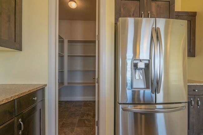Building Photo - Stunning Home with 4 beds/2.5 baths and 3-Car Garage in Mulberry Estates
