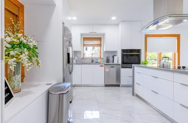 Building Photo - 1230 SW 22nd Terrace