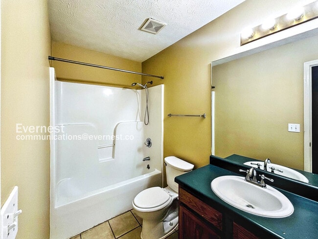 Building Photo - 3007 Willow Dr
