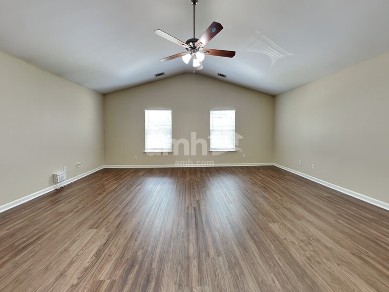 Building Photo - 160 Grayson Ave