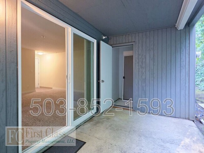 Building Photo - 3602 SW Beaverton Hillsdale Hwy
