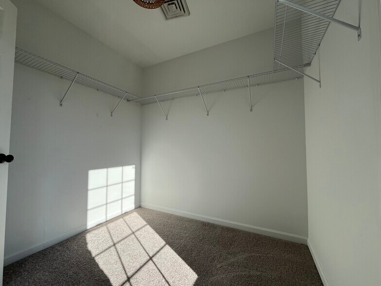 Building Photo - 112 W S St