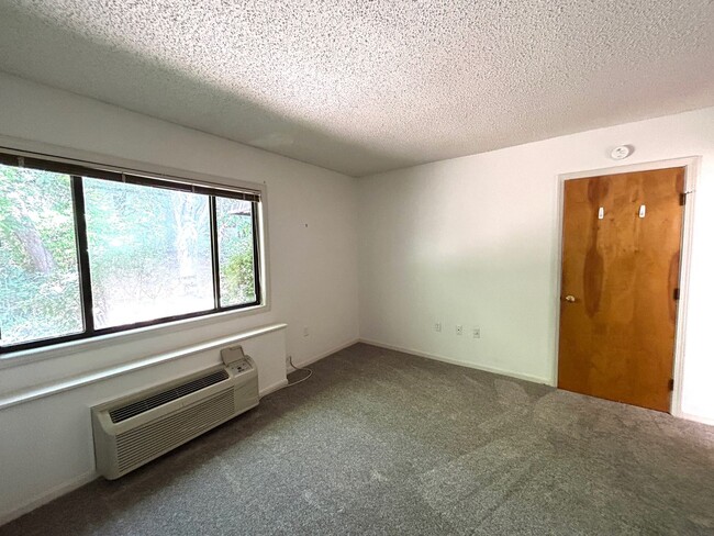 Building Photo - Black Mountain - Single Level Two Bedroom ...