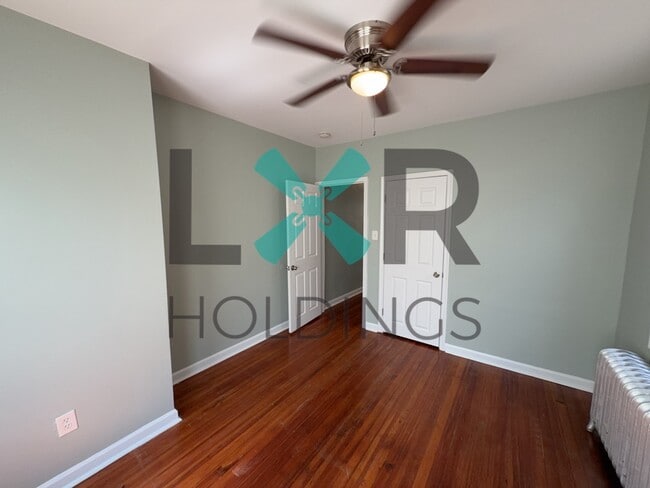 Building Photo - 304 Berbro St