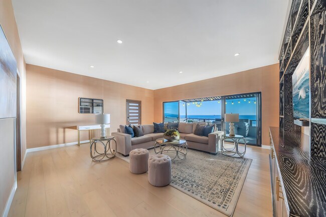 Additional Living/Family Room - 7611 Rindge Ave