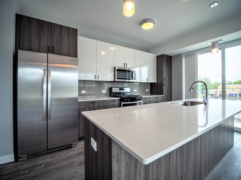 Quincy Station 1 W Quincy St Westmont IL 60559 Apartment Finder