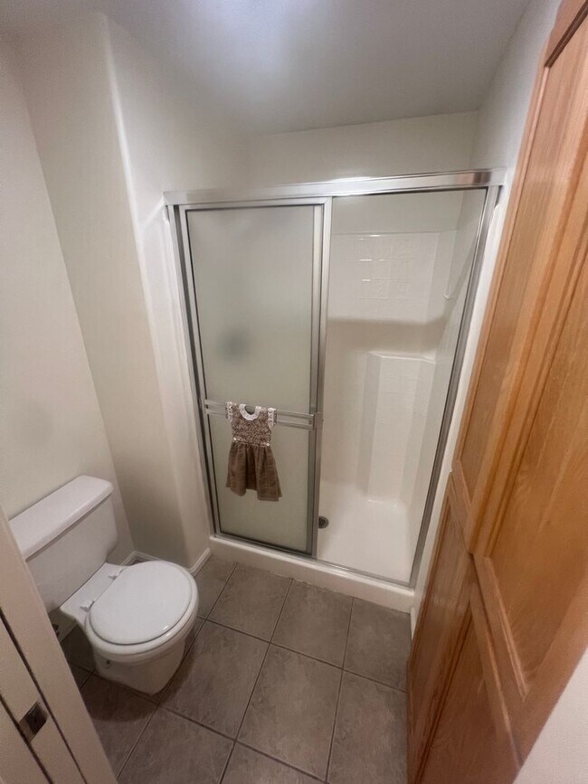 Building Photo - Great Single level Home!