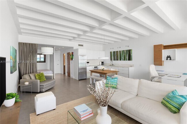 Building Photo - 4925 Collins Ave