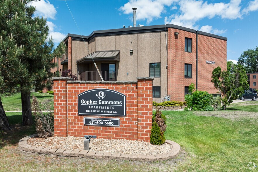 Welcome Signage - Gopher Commons 1701