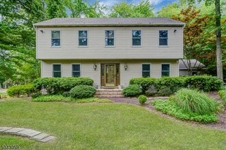 Building Photo - 833 Carnoustie Dr