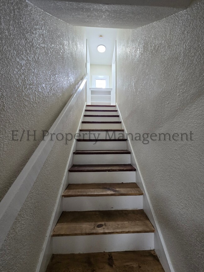 Building Photo - 244 N Athenian Ave