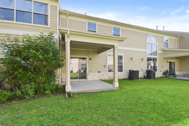 Building Photo - 13600 Breton Ridge St