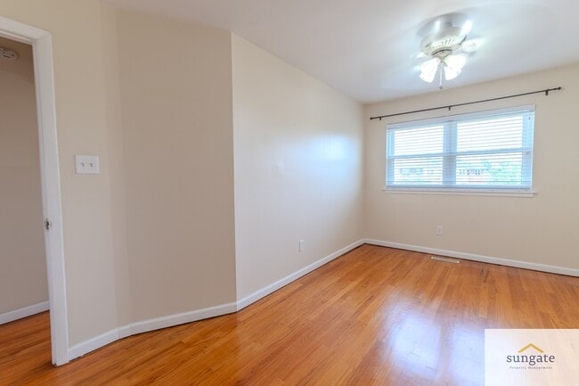 Building Photo - 945 Stormont Cir