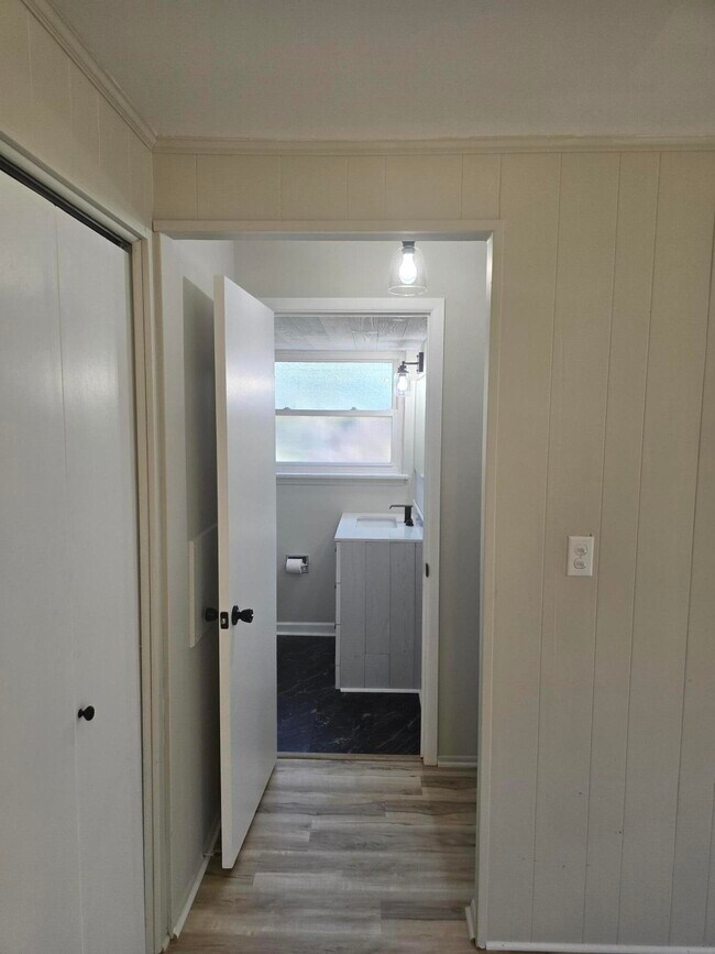 Building Photo - 15353 Huff