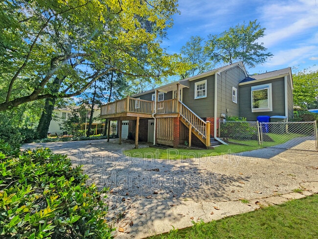 Building Photo - 121 Rockwood Dr