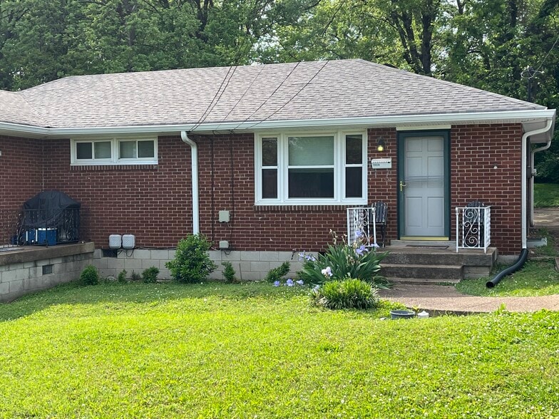 Building Photo - 3003 Oakland Ave