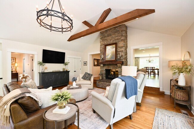 Building Photo - **RARE BRENTWOOD FIND, A MASTERCLASS IN ELEGANT SOUTHERN DESIGN**