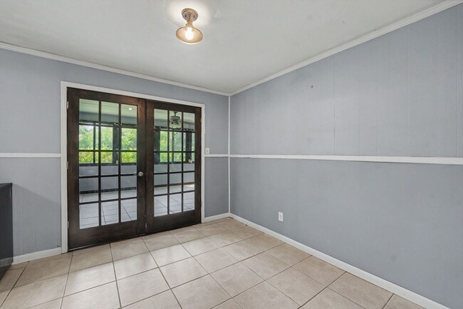 Building Photo - 18 Silverstone Cir
