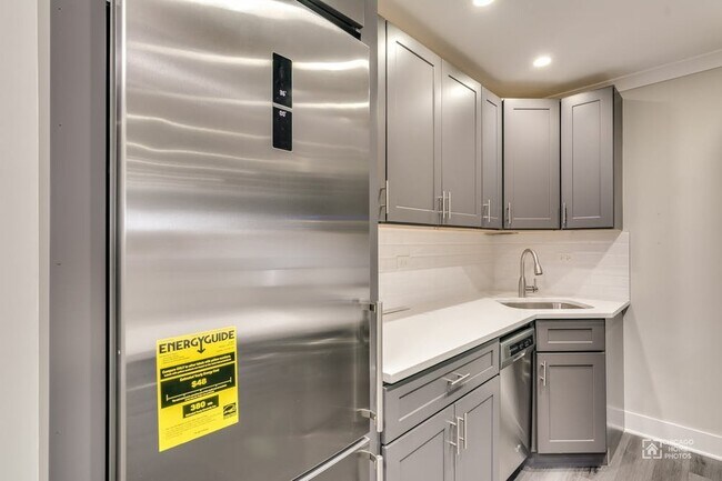 Kitchen - 452 W. Aldine