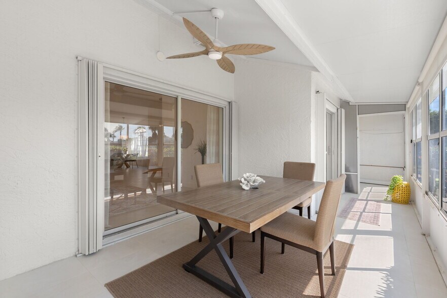 Building Photo - 15465 Lake Magnolia Pl