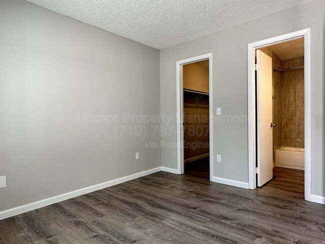 Building Photo - 2460 E Willamette Ave