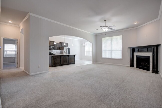Building Photo - 2321 Norwood Dr