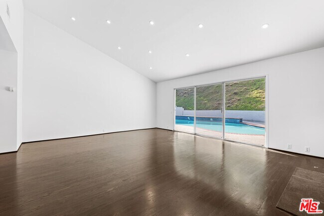 Building Photo - 6441 Tahoe Dr