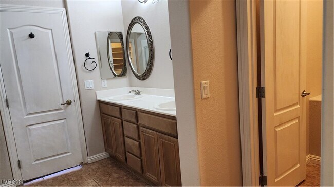 Building Photo - 1021 Newbold St