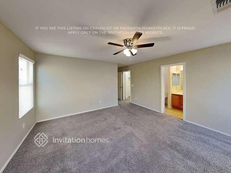 Building Photo - 916 E Corral St