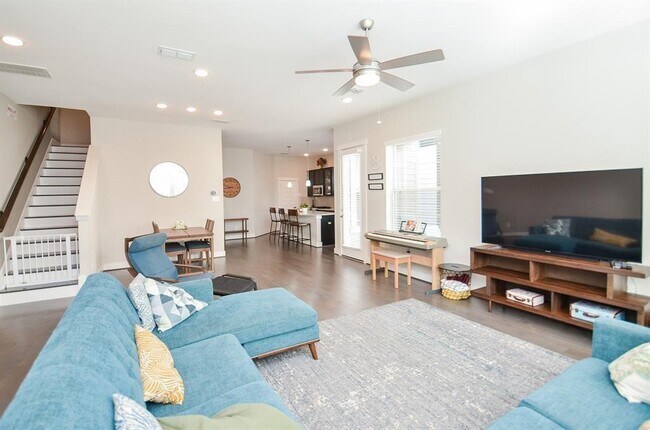 Primary Photo - 12538 Holly Blue Ln