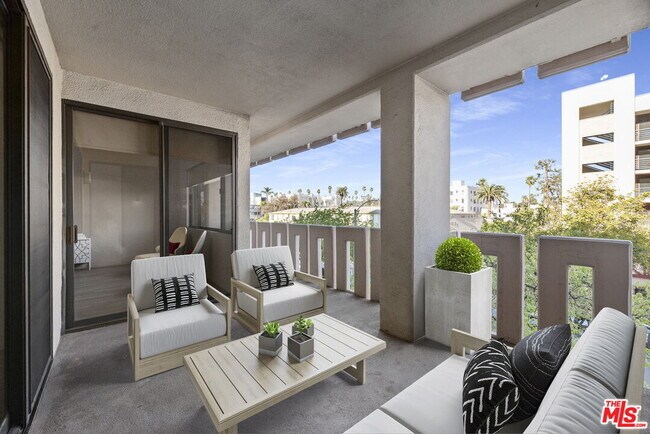 Building Photo - 1118 3rd St