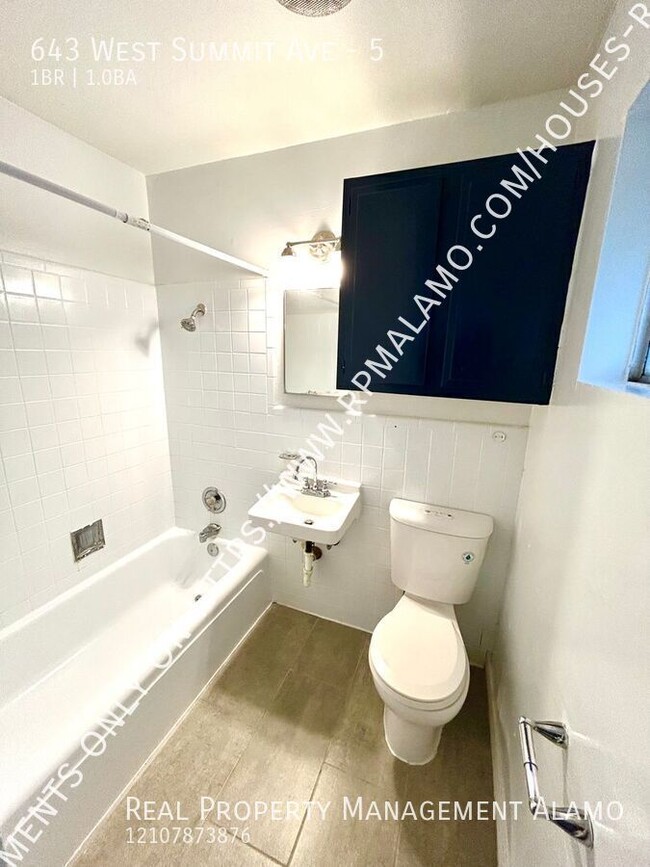 Building Photo - AVAILABLE NOW! 1 Bedroom / 1 Bath Unit Nea...