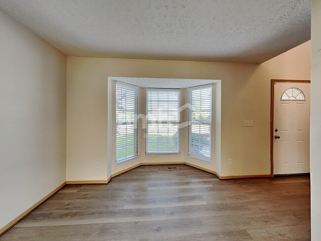 Building Photo - 8510 Reynoldswood Dr