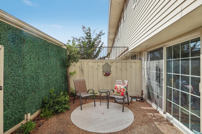 Building Photo - 6355 Del Monte Dr